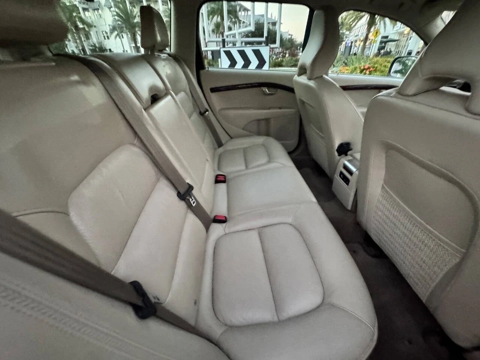 2013 Volvo XC70 3rd Gen - Image 18 of 21