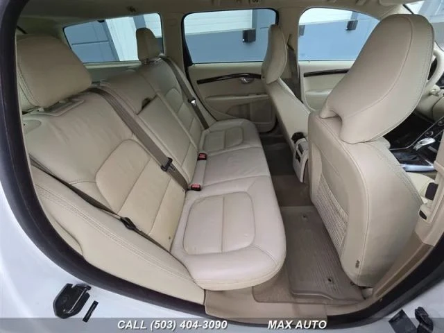 2013 Volvo XC70 3rd Gen - Image 17 of 21