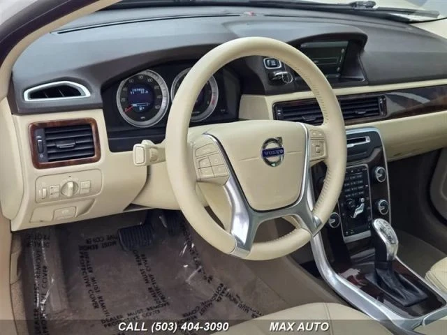 2013 Volvo XC70 3rd Gen - Image 14 of 21