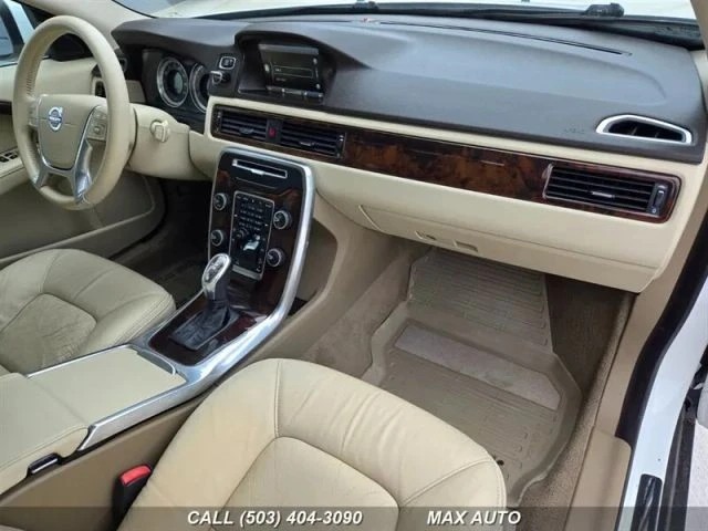 2013 Volvo XC70 3rd Gen - Image 2 of 21