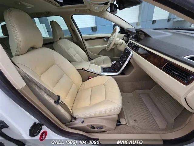 2013 Volvo XC70 3rd Gen - Image 19 of 21