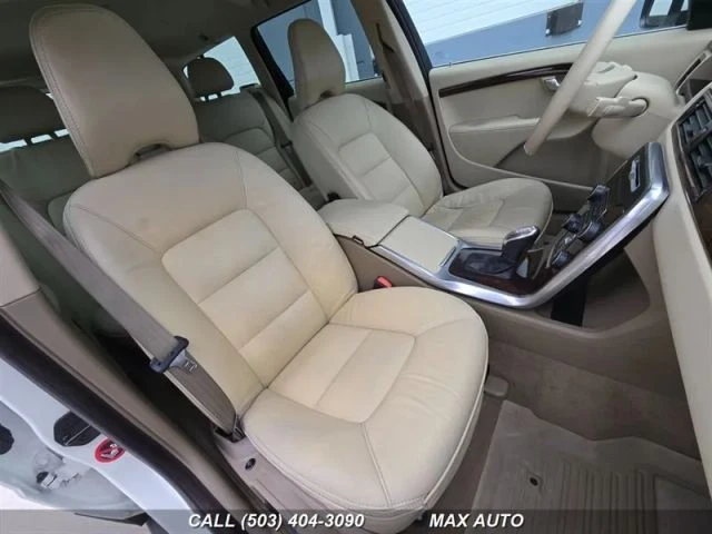 2013 Volvo XC70 3rd Gen - Image 20 of 21