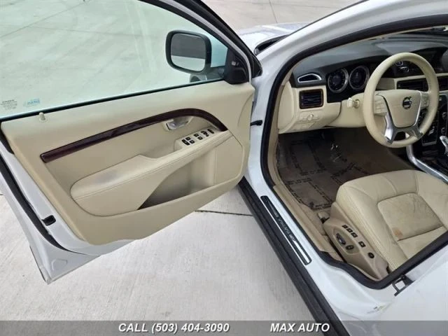 2013 Volvo XC70 3rd Gen - Image 10 of 21