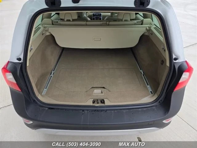 2013 Volvo XC70 3rd Gen - Image 16 of 21