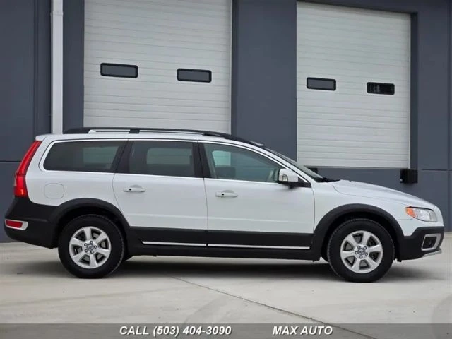 2013 Volvo XC70 3rd Gen - Image 9 of 21