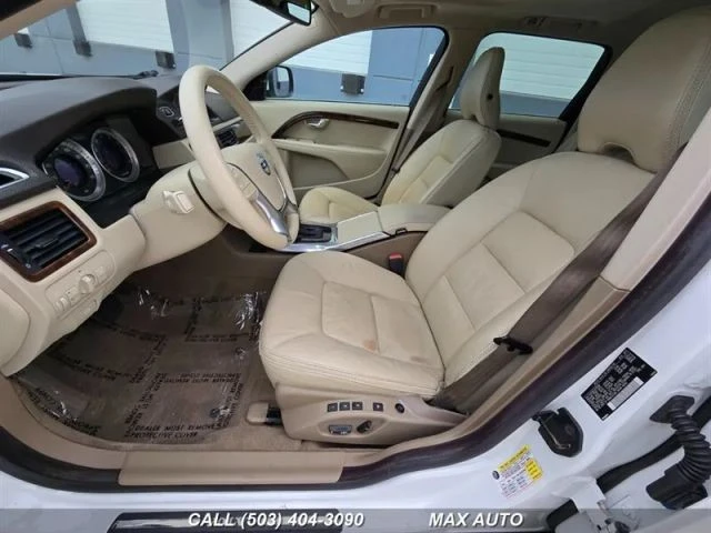 2013 Volvo XC70 3rd Gen - Image 11 of 21