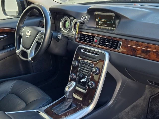 2013 Volvo XC70 3rd Gen - Image 23 of 31