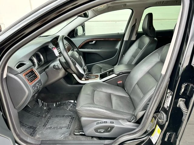 2013 Volvo XC70 3rd Gen - Image 10 of 21