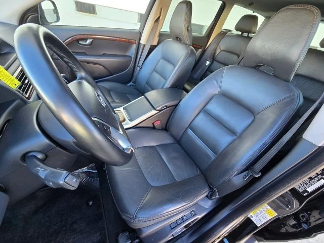 2013 Volvo XC70 3rd Gen - Image 13 of 31