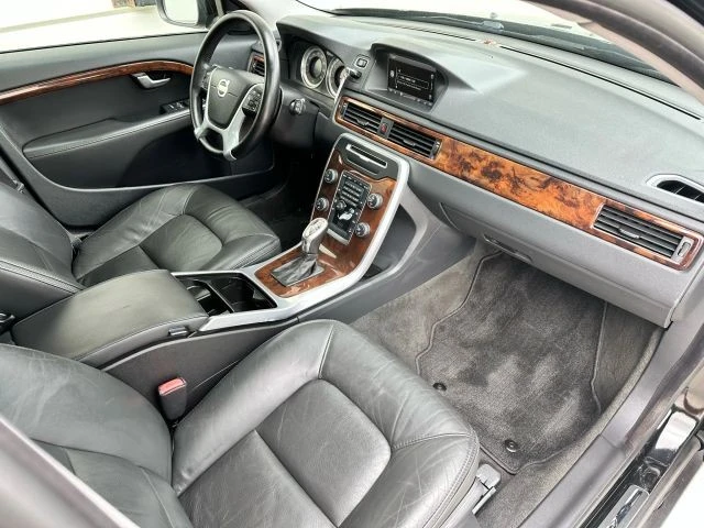 2013 Volvo XC70 3rd Gen - Image 15 of 21