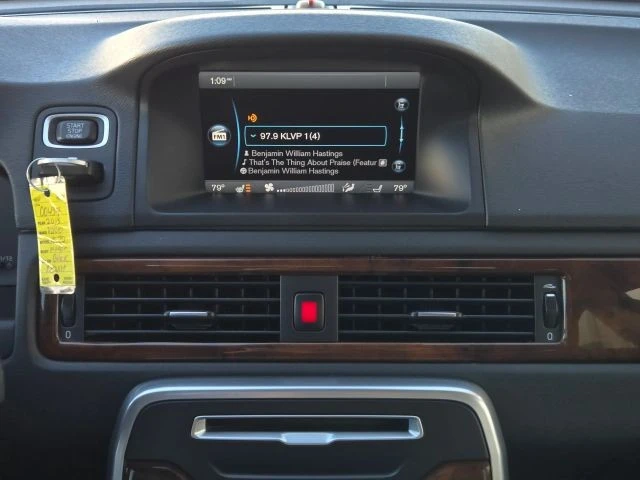 2013 Volvo XC70 3rd Gen - Image 26 of 31