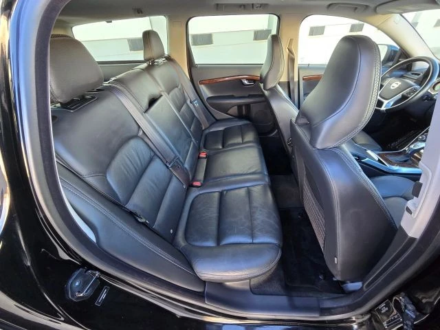 2013 Volvo XC70 3rd Gen - Image 18 of 31