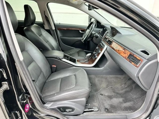 2013 Volvo XC70 3rd Gen - Image 14 of 21