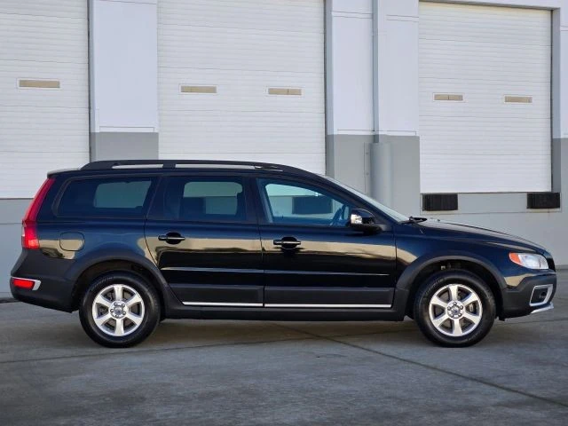 2013 Volvo XC70 3rd Gen - Image 9 of 31