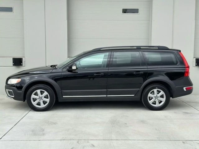 2013 Volvo XC70 3rd Gen - Image 2 of 21