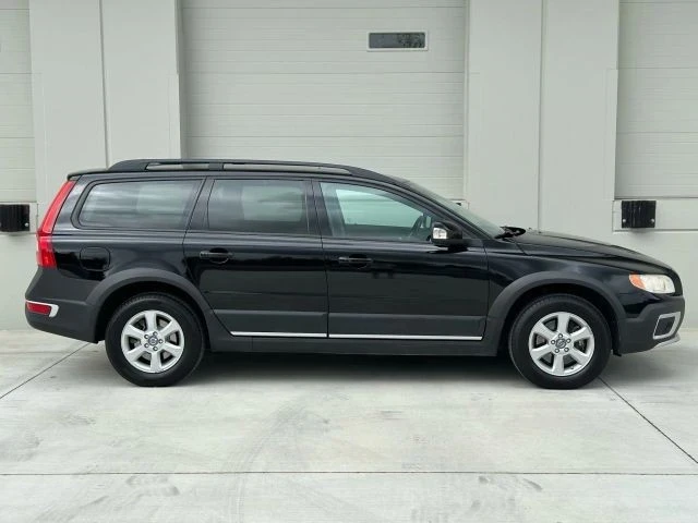 2013 Volvo XC70 3rd Gen - Image 6 of 21