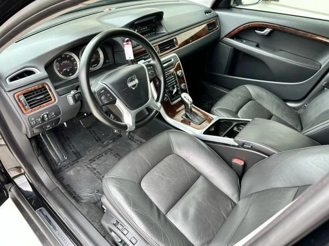 2013 Volvo XC70 3rd Gen - Image 9 of 21