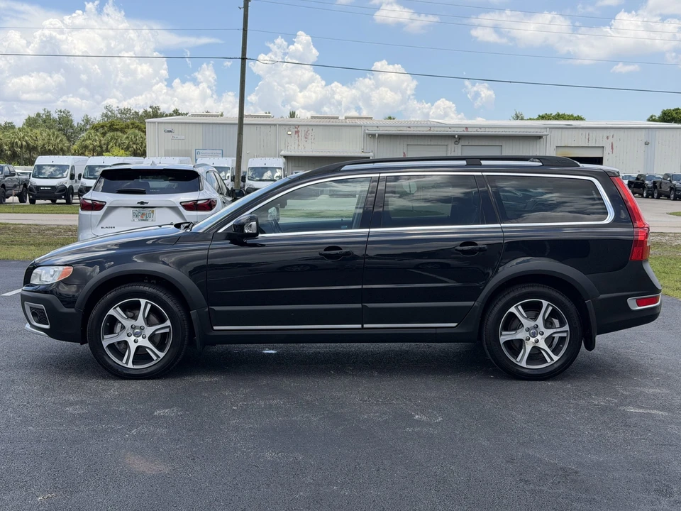 2013 Volvo XC70 3rd Gen - Image 4 of 31