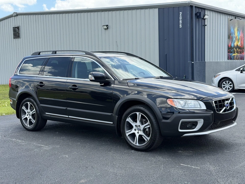 2013 Volvo XC70 3rd Gen - Image 10 of 31