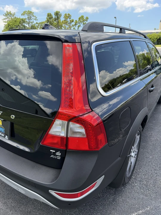 2013 Volvo XC70 3rd Gen - Image 25 of 31