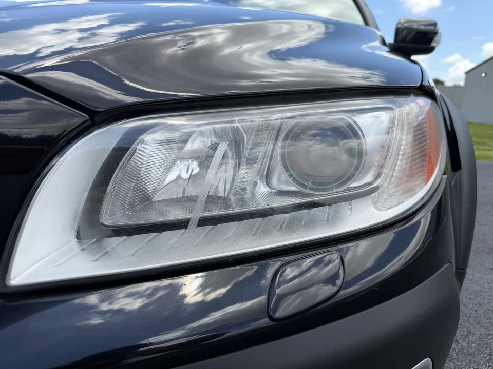 2013 Volvo XC70 3rd Gen - Image 16 of 31