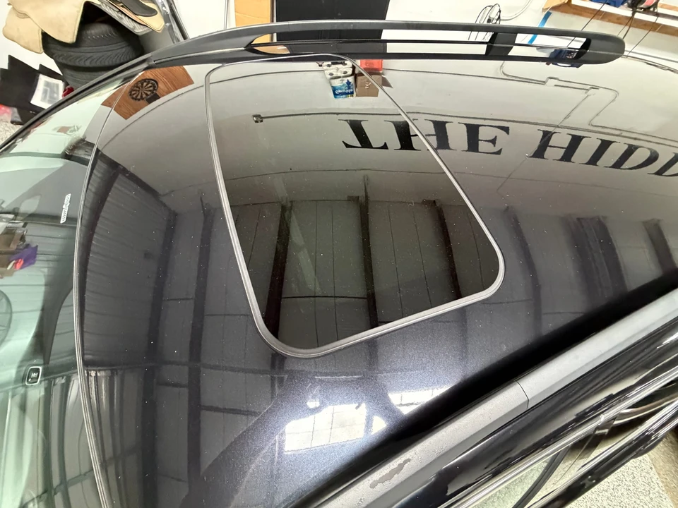 2013 Volvo XC70 3rd Gen - Image 29 of 31