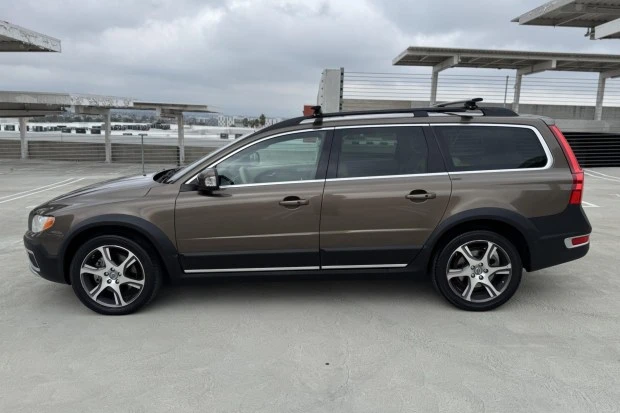 2013 Volvo XC70 3rd Gen - Image 3 of 8