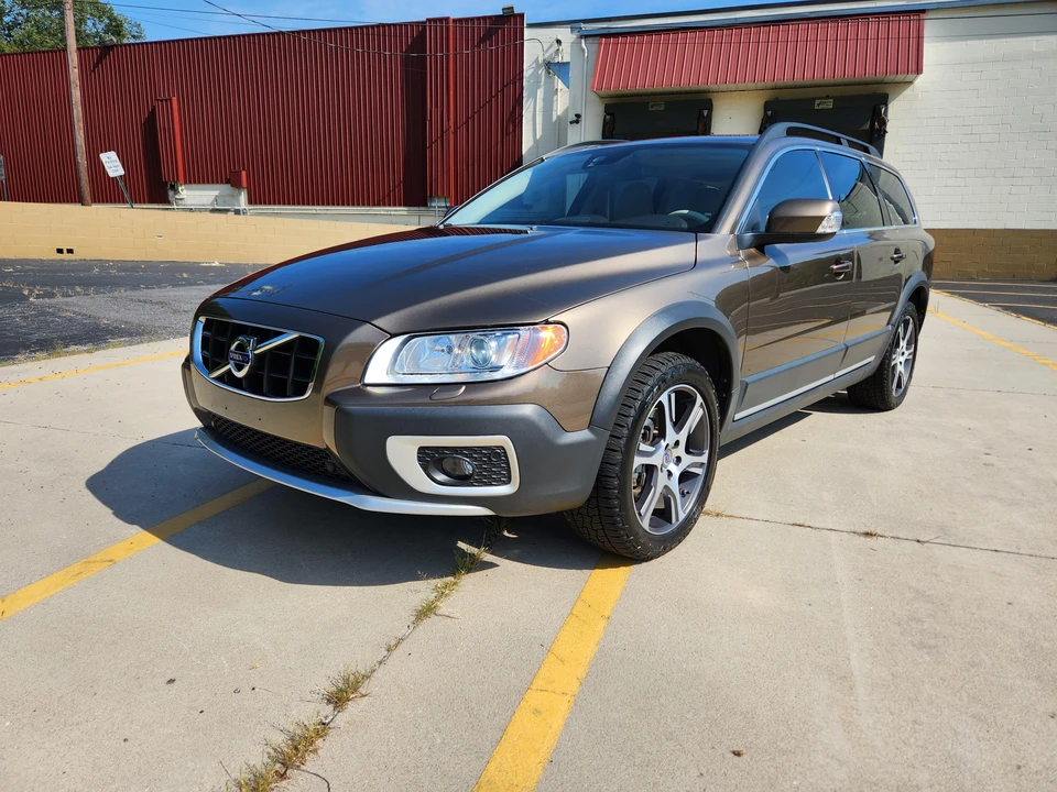 2013 Volvo XC70 3rd Gen - Image 6 of 31