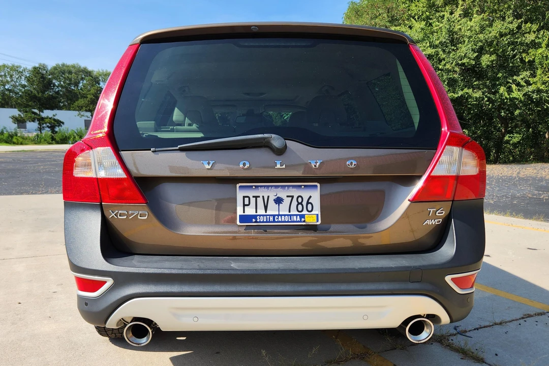 2013 Volvo XC70 3rd Gen - Image 5 of 31