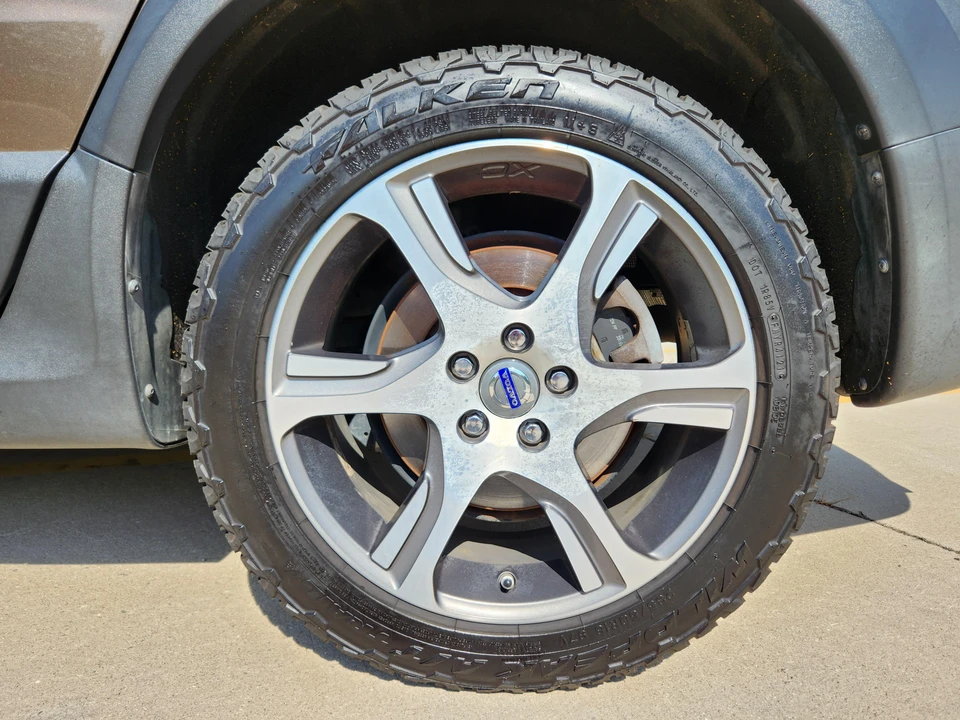 2013 Volvo XC70 3rd Gen - Image 31 of 31