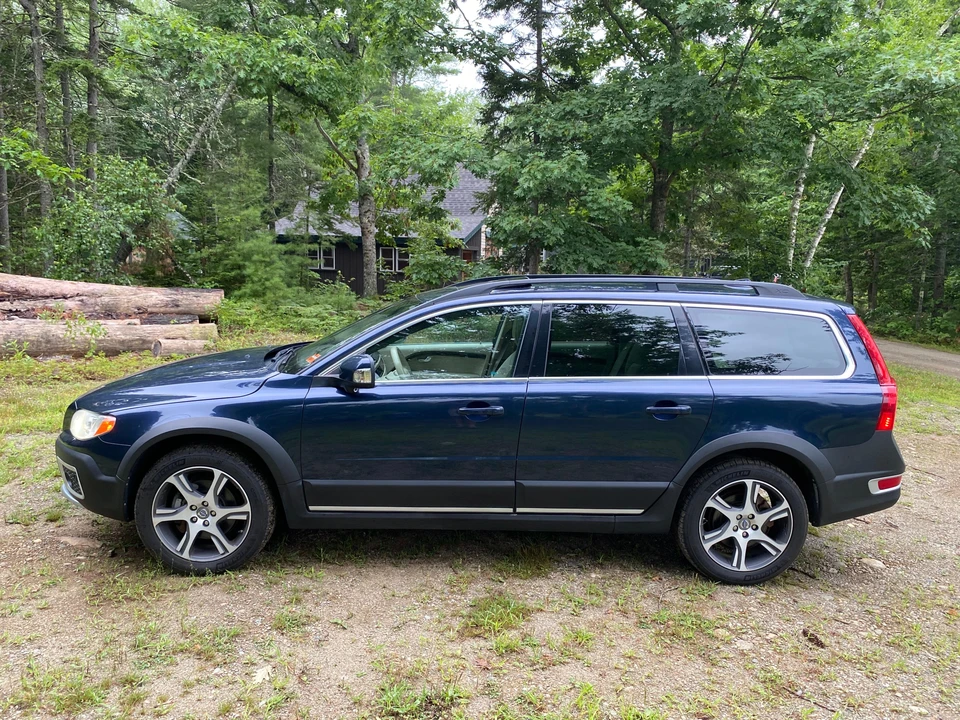 2013 Volvo XC70 3rd Gen - Image 11 of 31