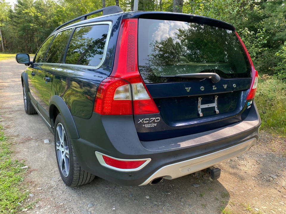 2013 Volvo XC70 3rd Gen - Image 14 of 31