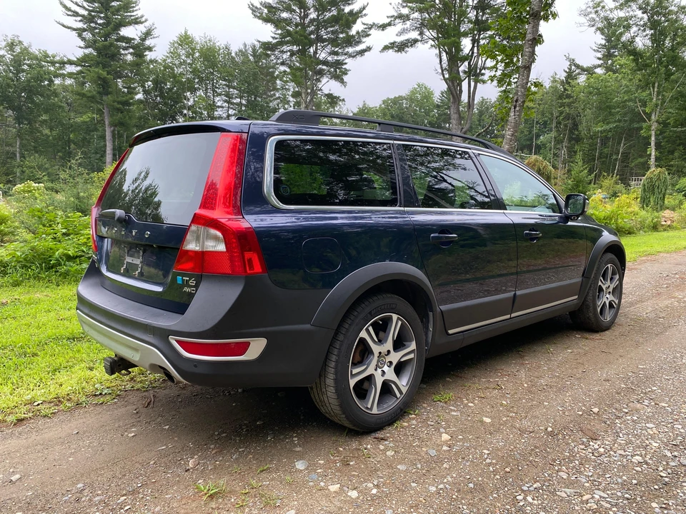 2013 Volvo XC70 3rd Gen - Image 18 of 31