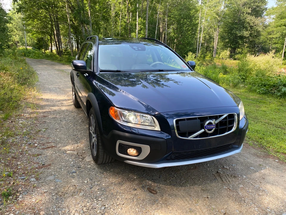 2013 Volvo XC70 3rd Gen - Image 21 of 31