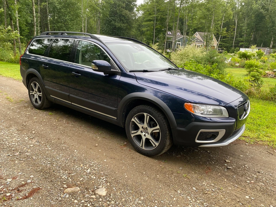 2013 Volvo XC70 3rd Gen - Image 19 of 31