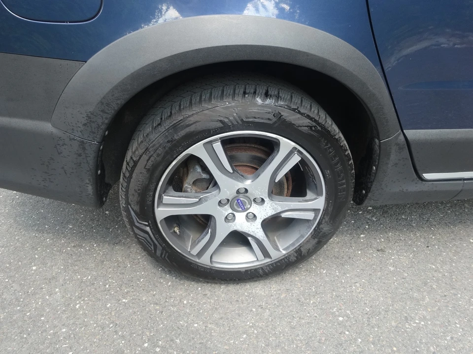 2013 Volvo XC70 3rd Gen - Image 21 of 31