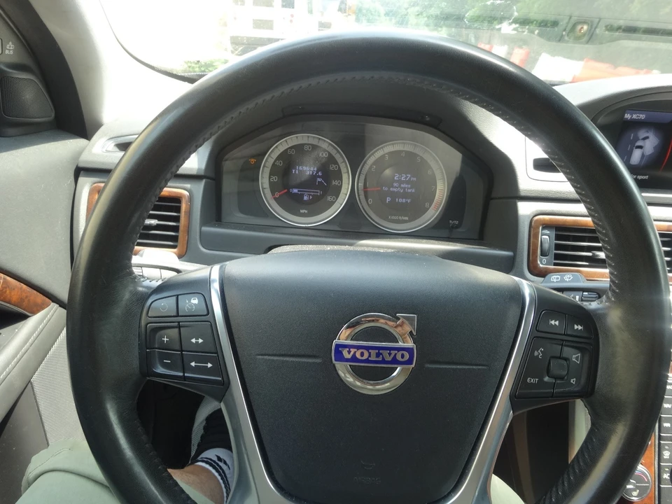 2013 Volvo XC70 3rd Gen - Image 18 of 31