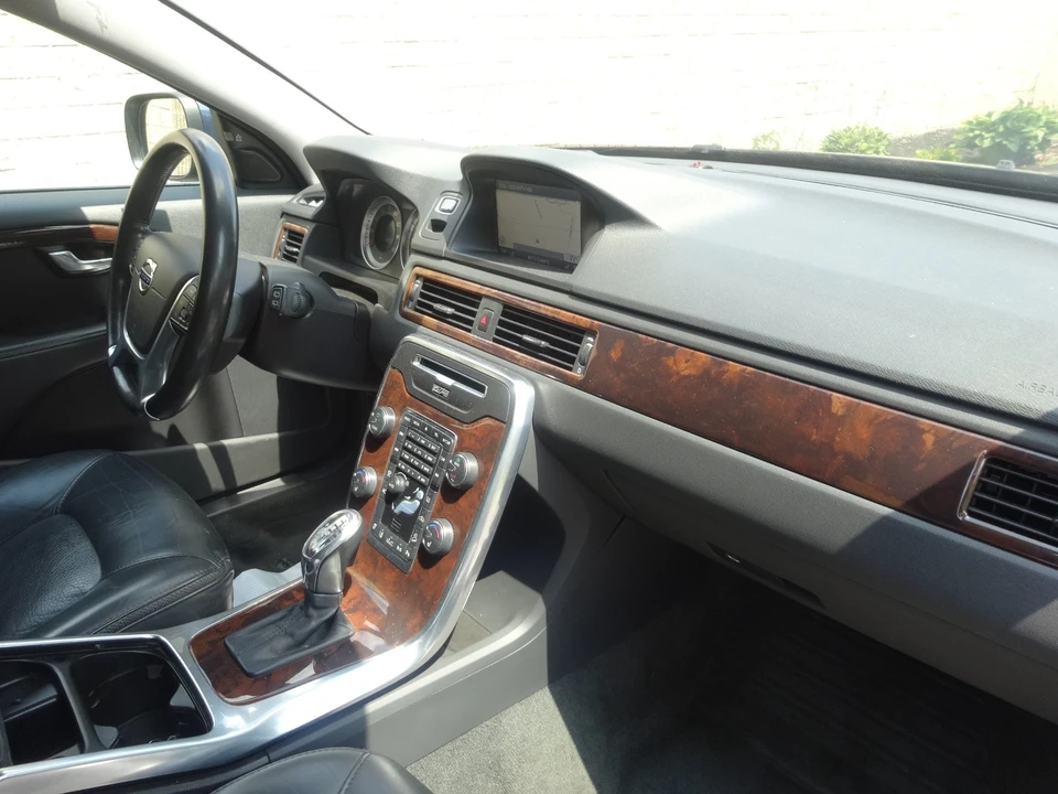 2013 Volvo XC70 3rd Gen - Image 23 of 31