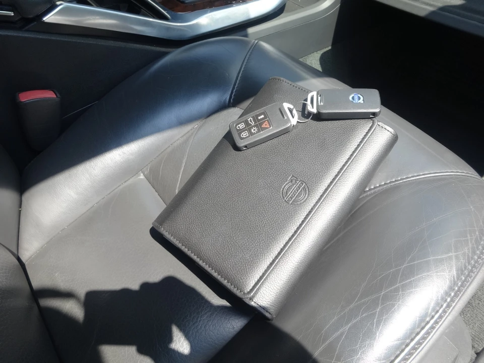 2013 Volvo XC70 3rd Gen - Image 25 of 31