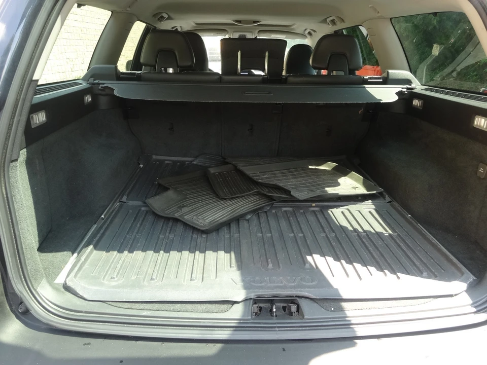 2013 Volvo XC70 3rd Gen - Image 29 of 31