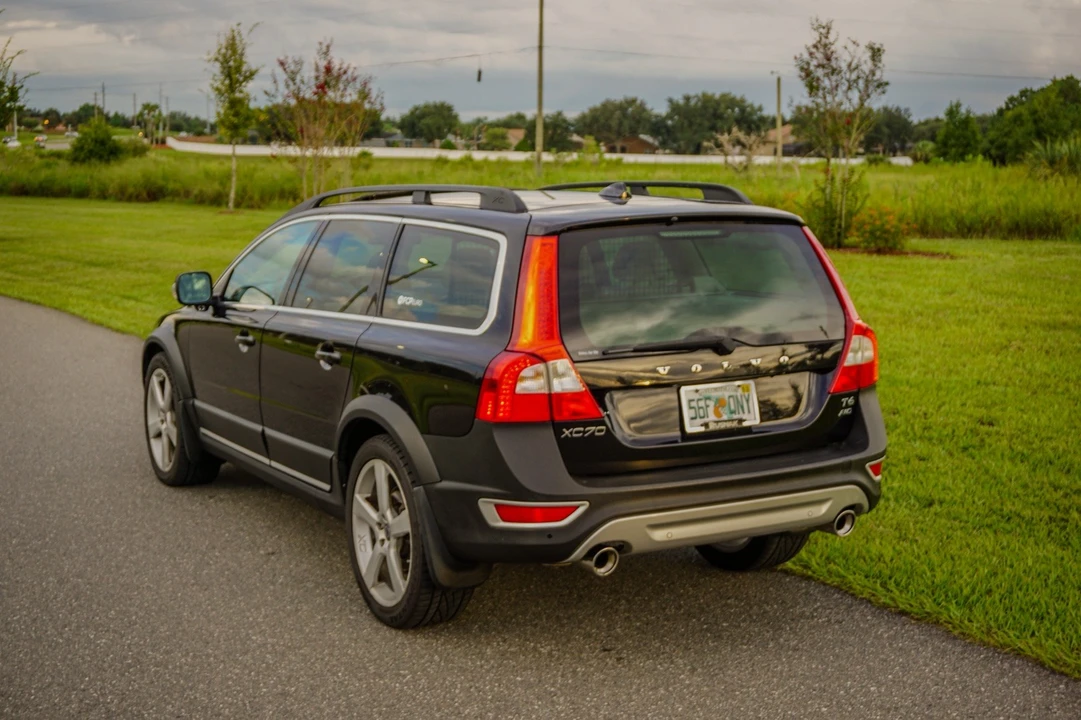 2013 Volvo XC70 3rd Gen - Image 7 of 31