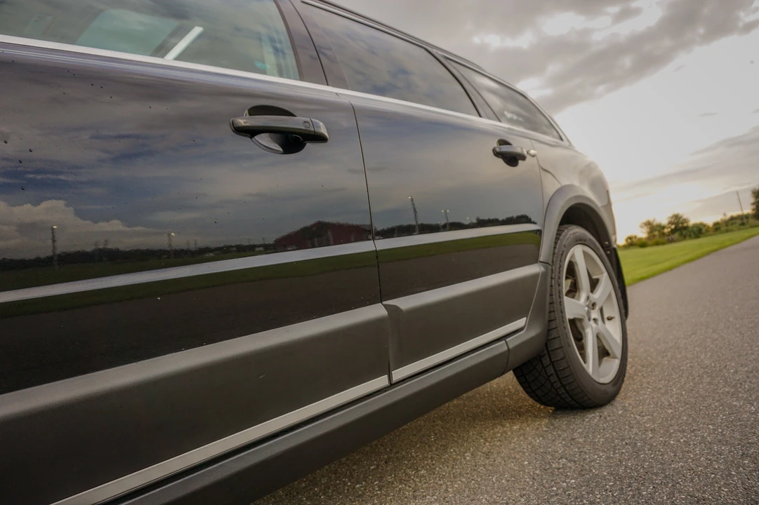 2013 Volvo XC70 3rd Gen - Image 20 of 31