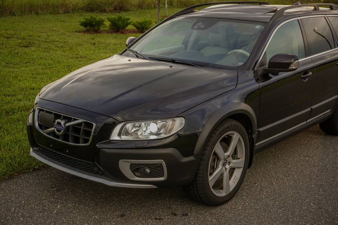 2013 Volvo XC70 3rd Gen - Image 17 of 31