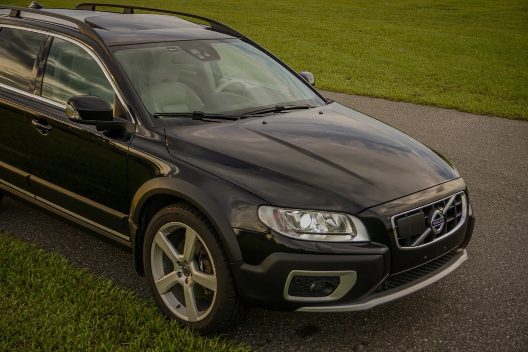 2013 Volvo XC70 3rd Gen - Image 15 of 31