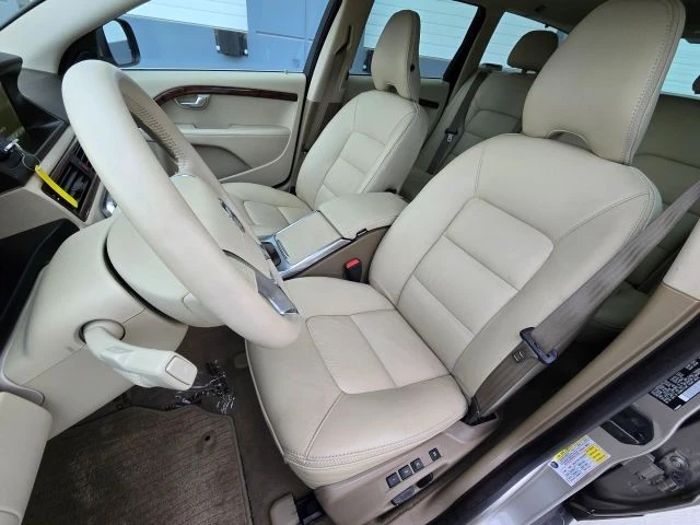 2013 Volvo XC70 3rd Gen - Image 13 of 21