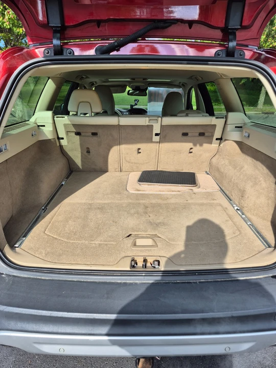 2013 Volvo XC70 3rd Gen - Image 2 of 9
