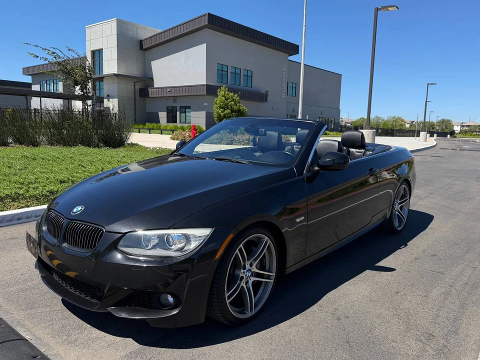 2013 BMW E93 335i Convertible - Image 3 of 17