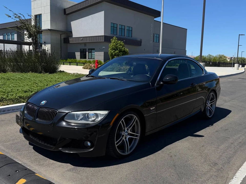 2013 BMW E93 335i Convertible - Image 9 of 17