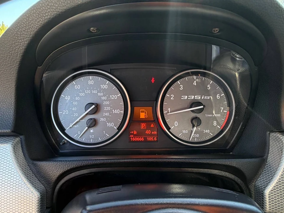 2013 BMW E93 335i Convertible - Image 15 of 17