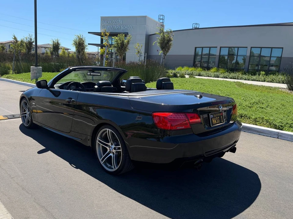 2013 BMW E93 335i Convertible - Image 5 of 17
